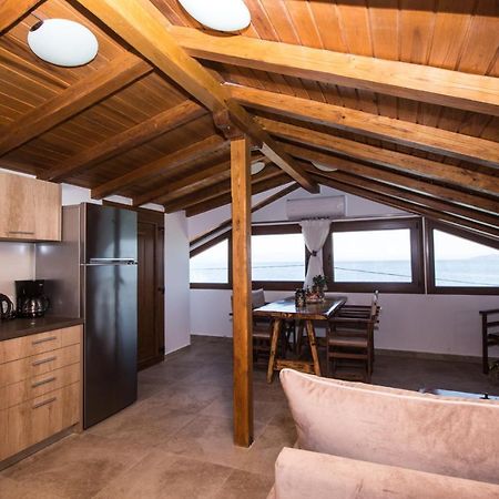 Appartamento Golden Attic Nea Roda Esterno foto