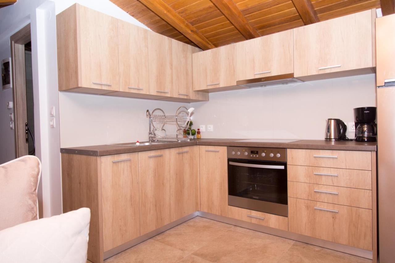 Appartamento Golden Attic Nea Roda Esterno foto