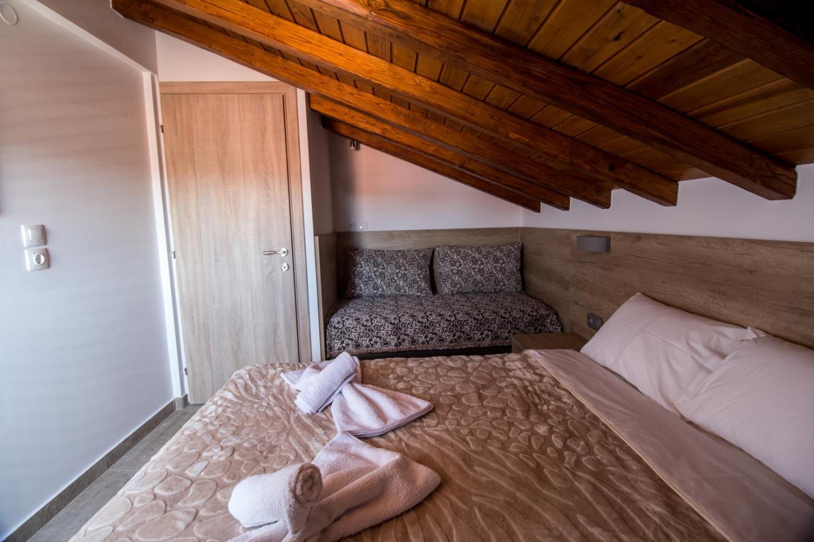 Appartamento Golden Attic Nea Roda Esterno foto