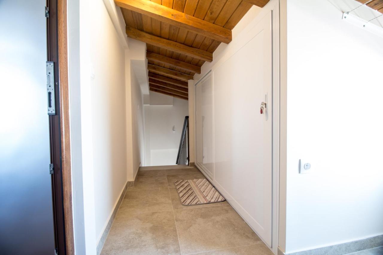Appartamento Golden Attic Nea Roda Esterno foto